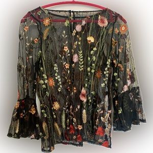 Gorgeous sheer with appliqués Size M. EUC No flaws. Boutique bought